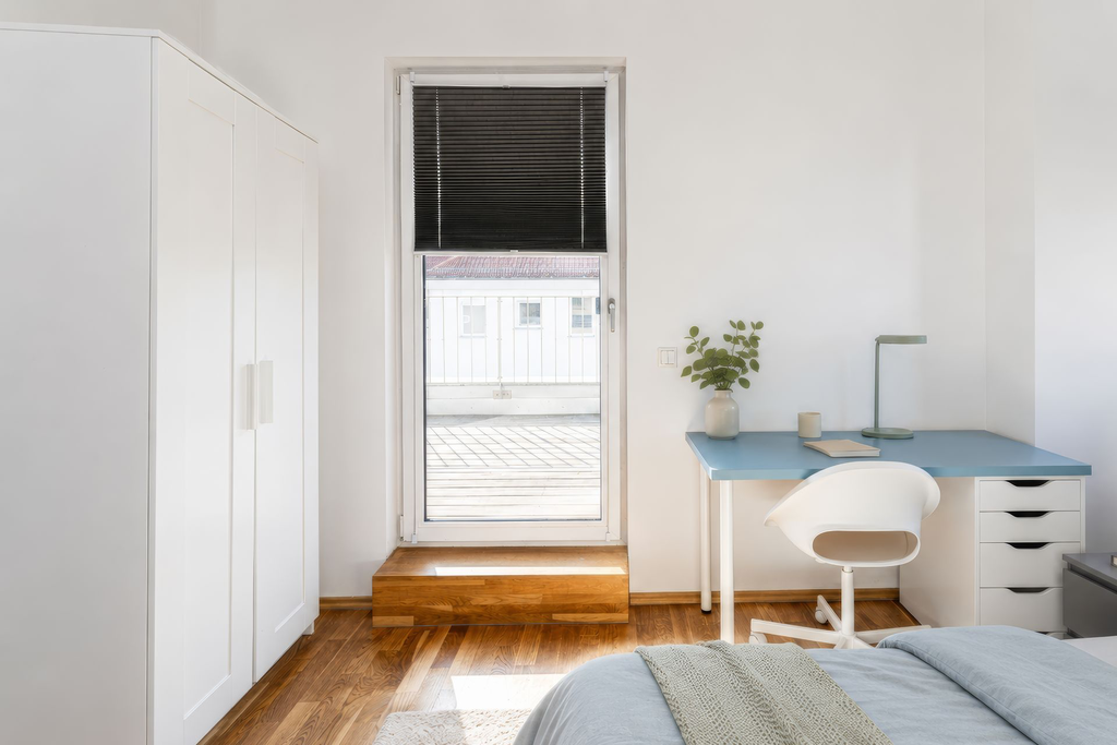 Room 1.2.webp