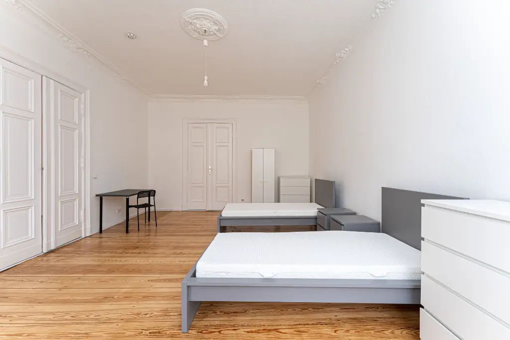 Mittenwaldstr 6 3.OG recht Bed 1 (3 of 19).webp
